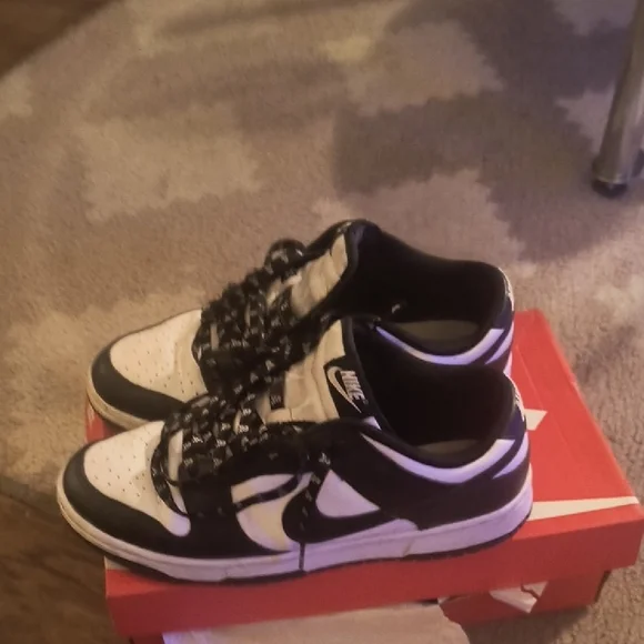 Nike Black and White Sneakers - Picture 3 of 4